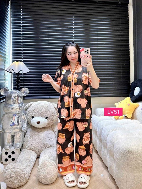 Capybara Black V Neck Long Pant (Bust 120cm)