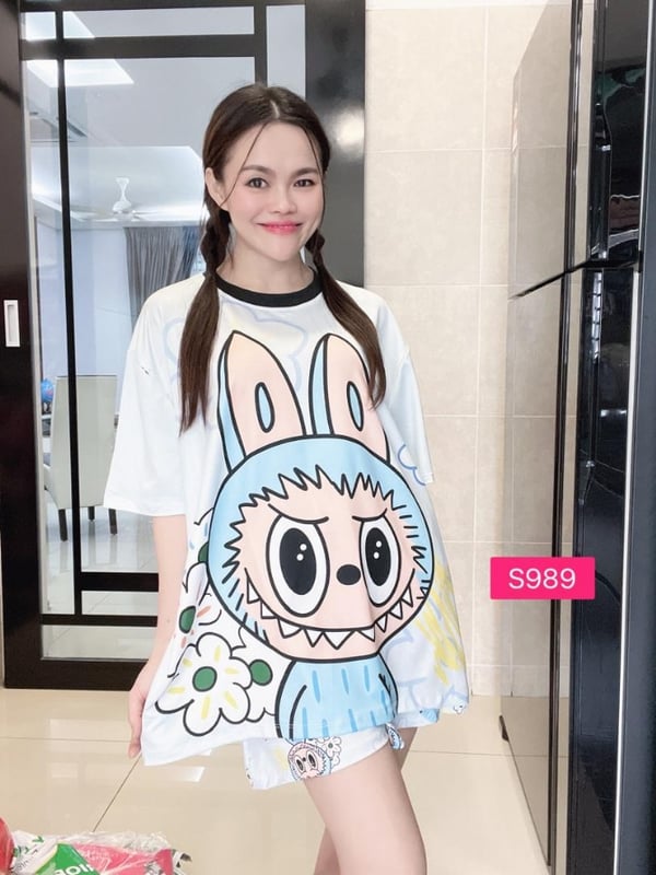 Labubu & Flower In Nice Light Blue Tone (Bust 120cm)