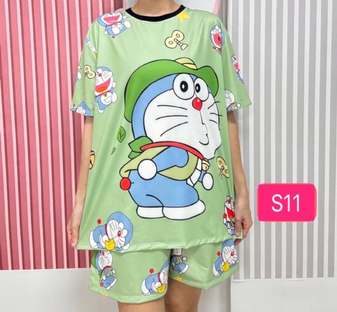 Doreamon green  (free size,bust 120cm)