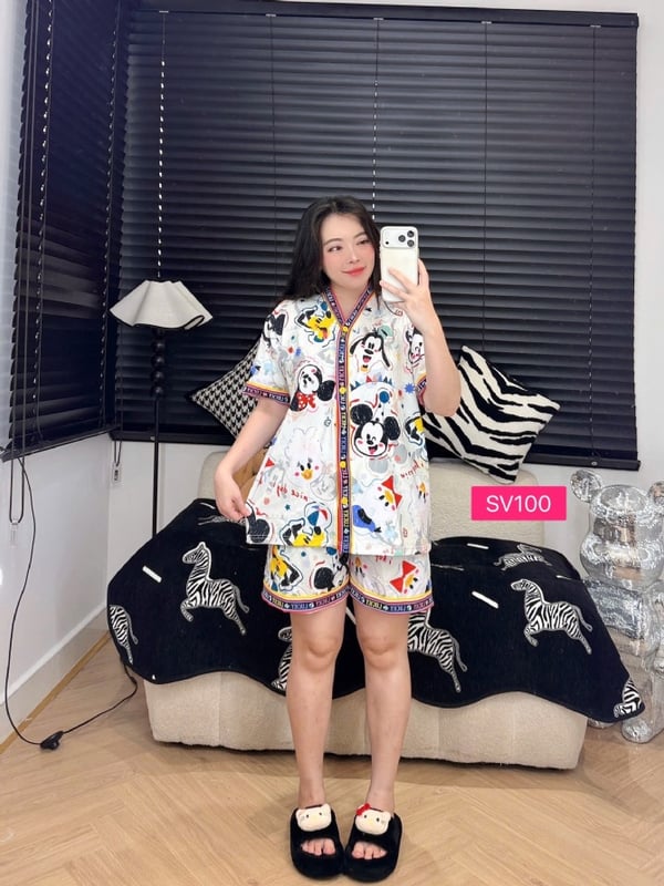 Mickey v neck set (free size)