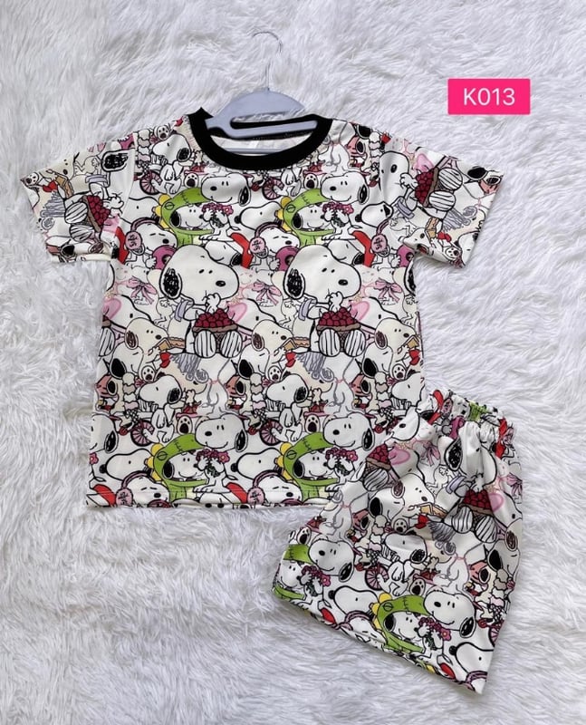 SNOOPY  (SIZE 5-8YRS & 9-12YRS OLD)