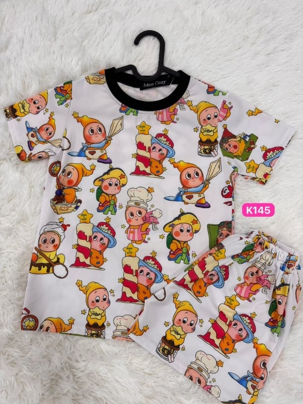 Stwinkel white kids size 5-8yrs & 9-12yrs old