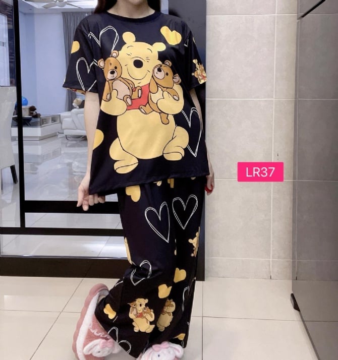 POOH BLACK (SIZE BUST 100CM AND BUST 110CM)