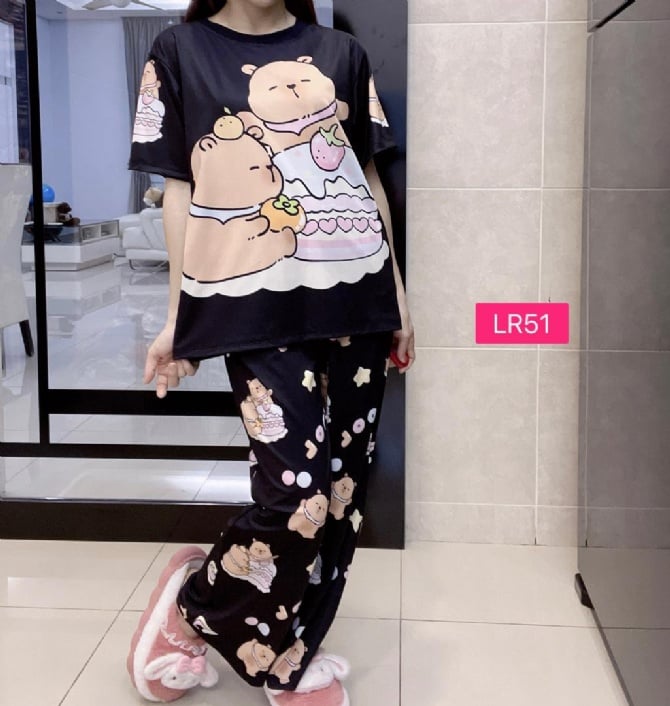 CAPYBARA BLACK (SIZE BUST 100CM AND BUST 110CM)